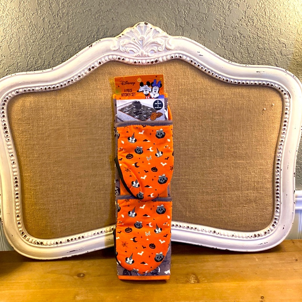 NWT Disney 3 Piece Halloween Kitchen Set